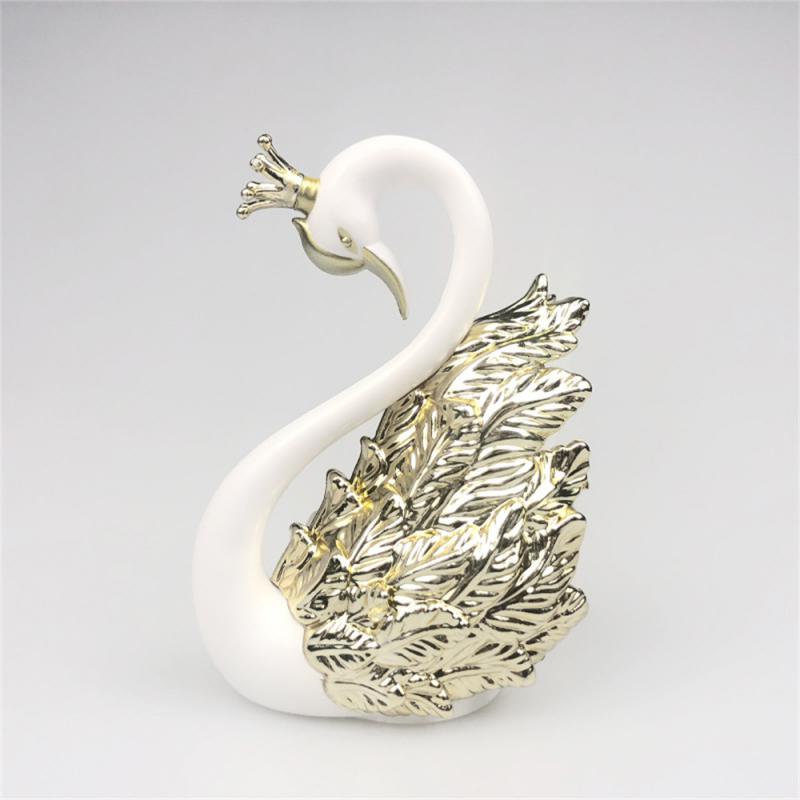 Mini Swan Couple Model Figurine Collectibles Car Interior Wedding Cake Decoration Wedding Gift for Guest Home Accessories